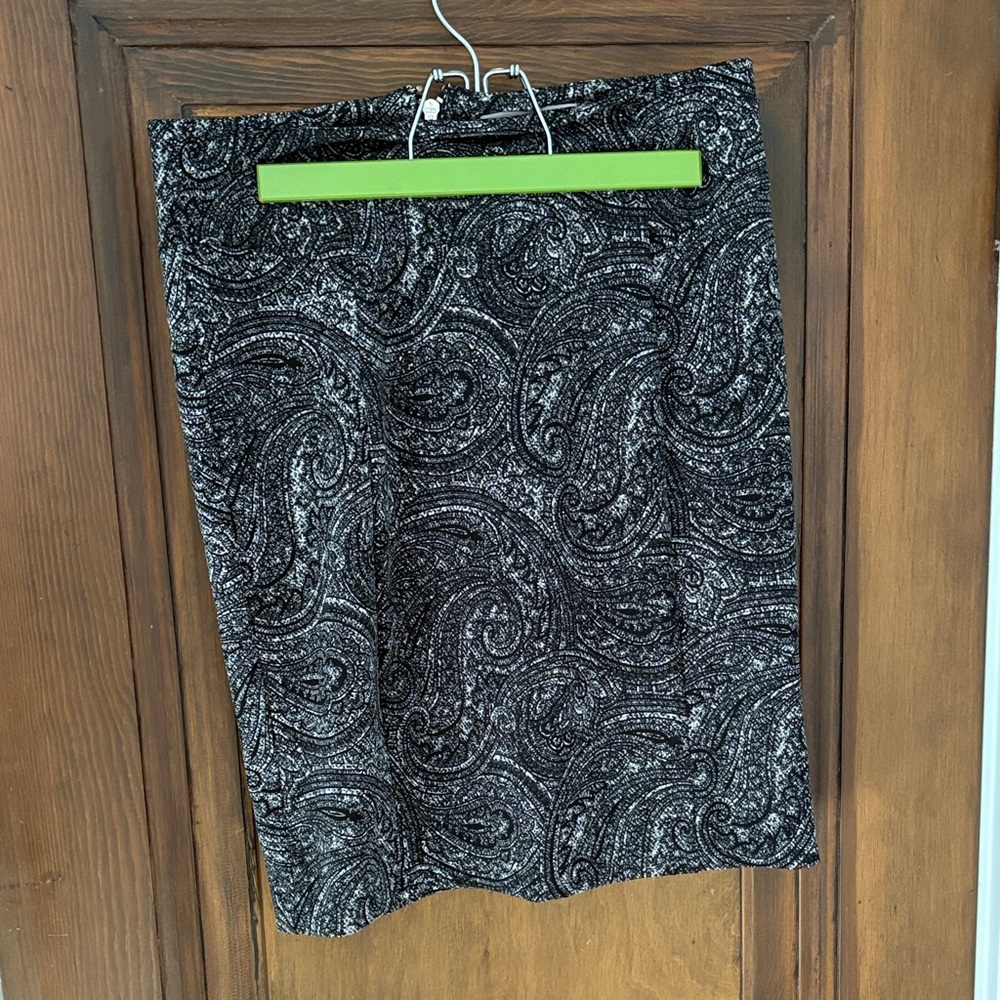 MICHAEL Michael Kors Black and Gray Paisley Pencil Skirt